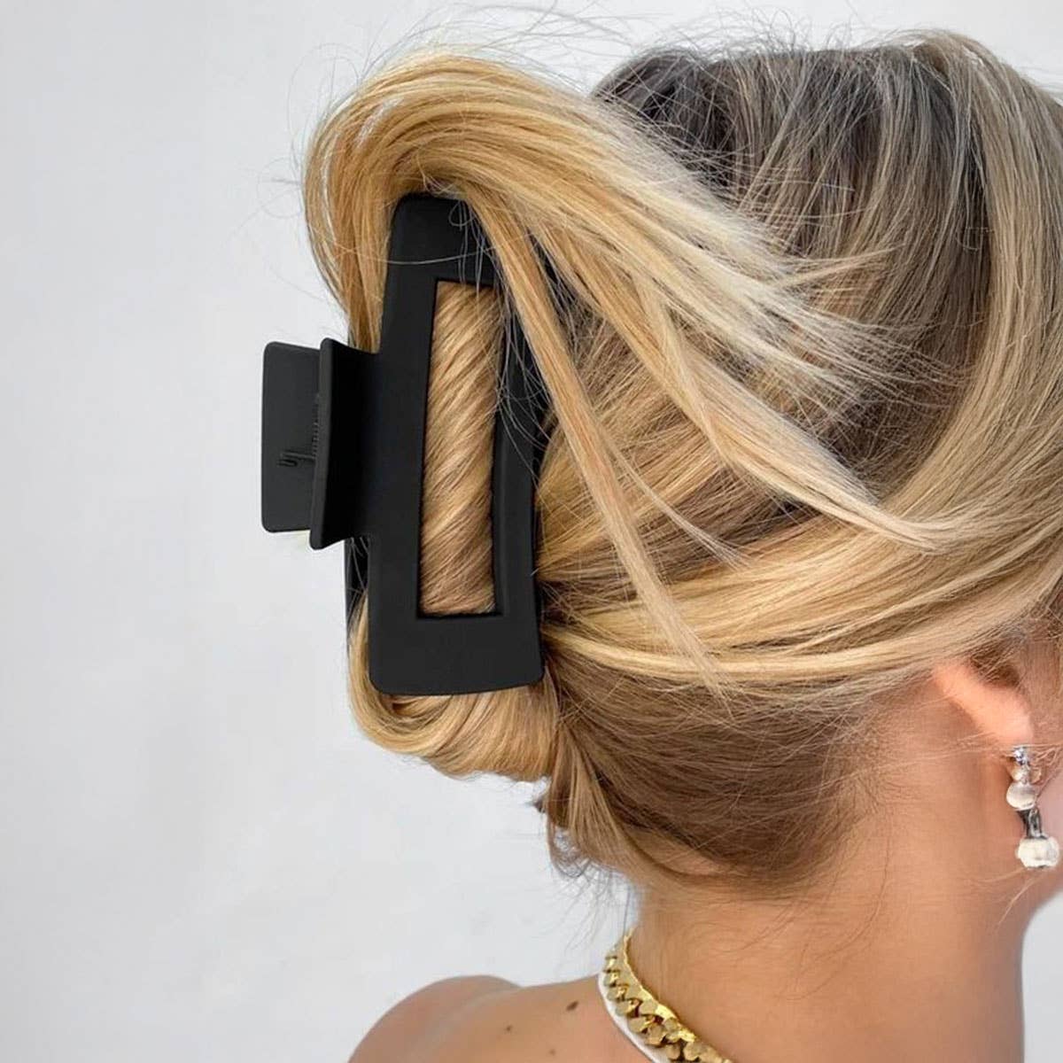 Large Geometric Hair Claw